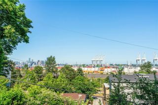 3015 SW Harbor Lane, Seattle, WA 98126