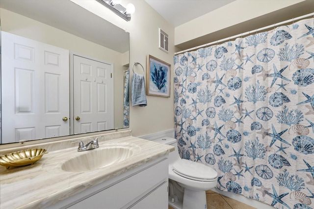 610 ISLAND WAY 607, Clearwater Beach, FL 33767