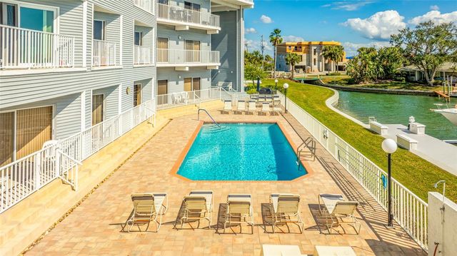 610 ISLAND WAY 607, Clearwater Beach, FL 33767