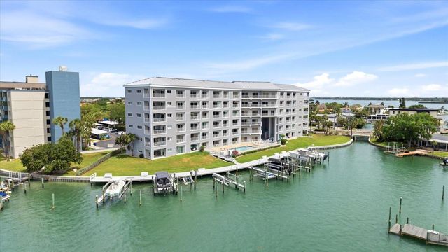 610 ISLAND WAY 607, Clearwater Beach, FL 33767