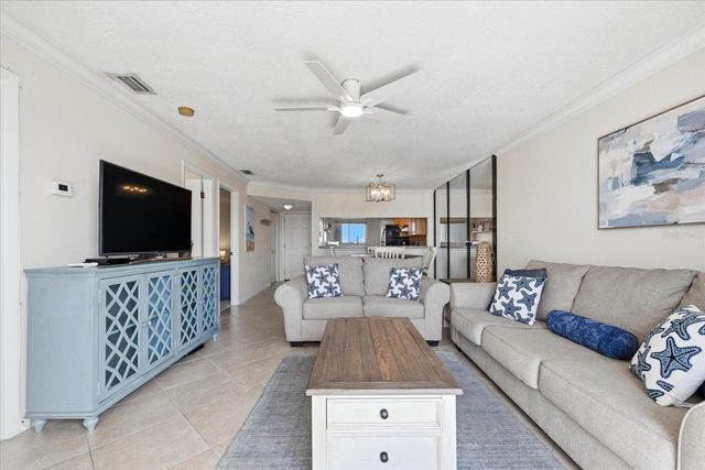 610 ISLAND WAY 607, Clearwater Beach, FL 33767