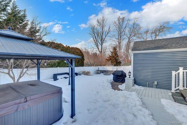 16 Magnolia Drive, Kings Park, NY 11754