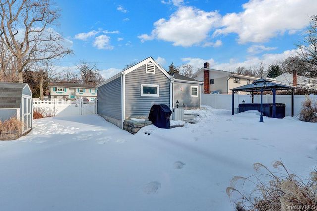 16 Magnolia Drive, Kings Park, NY 11754