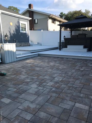 16 Magnolia Drive, Kings Park, NY 11754