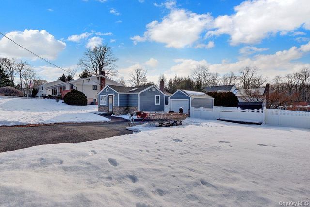 16 Magnolia Drive, Kings Park, NY 11754