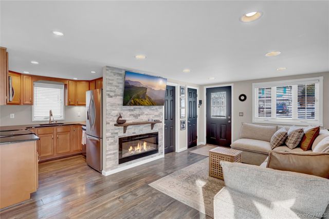 16 Magnolia Drive, Kings Park, NY 11754