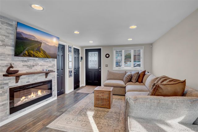 16 Magnolia Drive, Kings Park, NY 11754