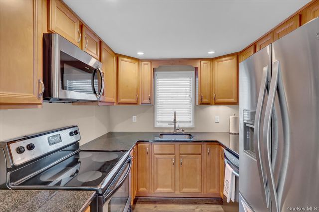 16 Magnolia Drive, Kings Park, NY 11754