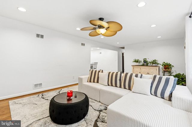 10111 GREEN FOREST DR, Adelphi, MD 20783