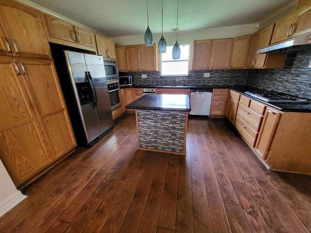 20914 Highway 35, Sweeny, TX 77480