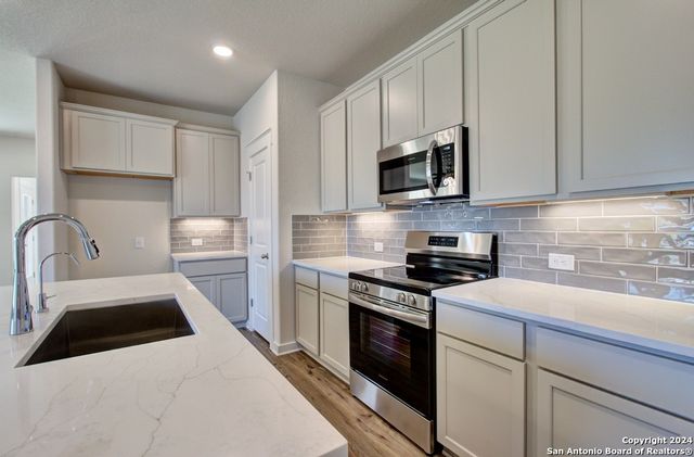 956 Tornado Ridge, New Braunfels, TX 78130