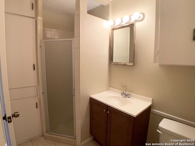 112 Travertine Ln, Castle Hills, TX 78213