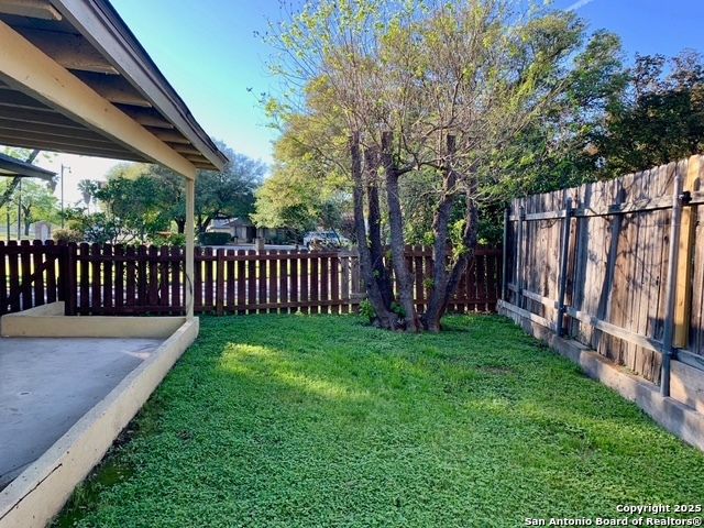 112 Travertine Ln, Castle Hills, TX 78213