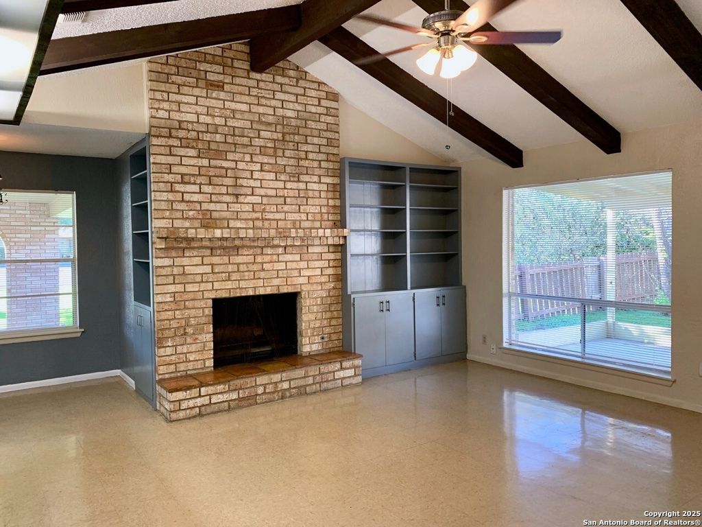 112 Travertine Ln, Castle Hills, TX 78213