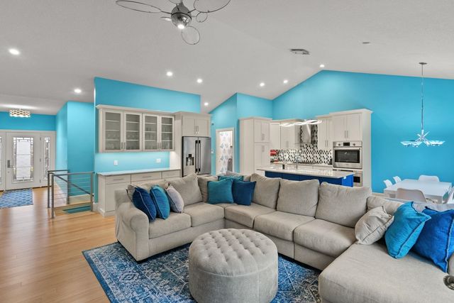 4107 Saint Erin Court, Bettendorf, IA 52722