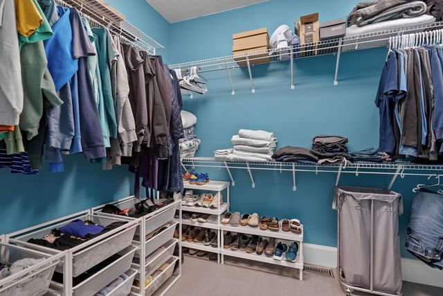 4107 Saint Erin Court, Bettendorf, IA 52722