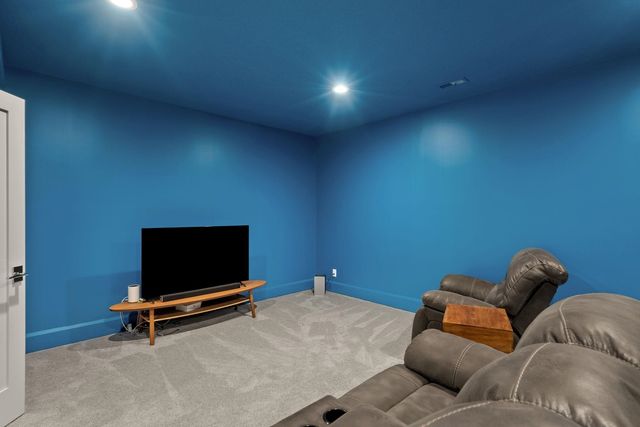 4107 Saint Erin Court, Bettendorf, IA 52722