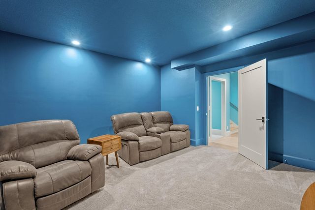 4107 Saint Erin Court, Bettendorf, IA 52722