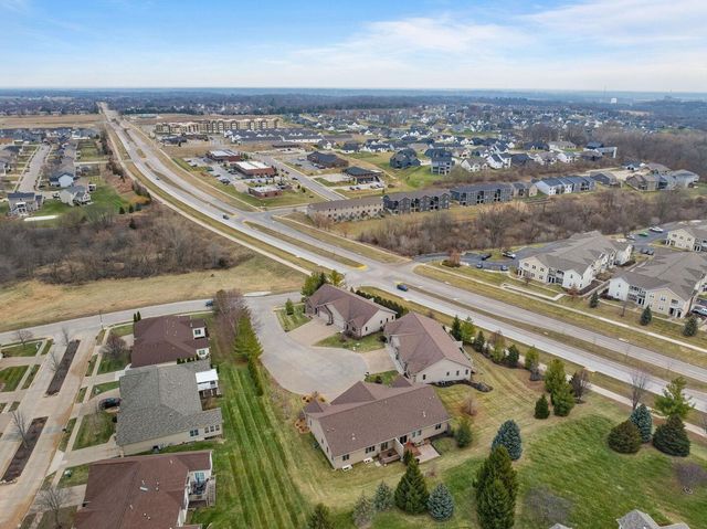 4107 Saint Erin Court, Bettendorf, IA 52722