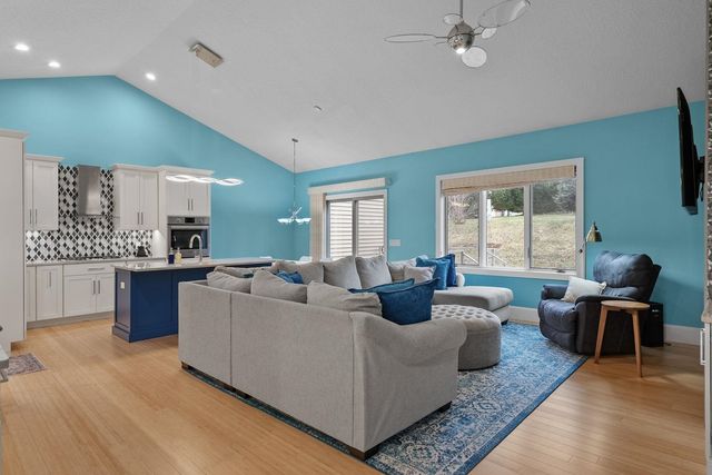 4107 Saint Erin Court, Bettendorf, IA 52722