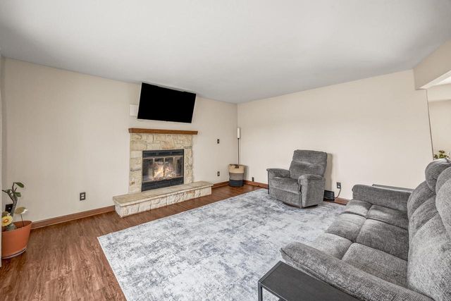S67W14979 Koso DRIVE, Muskego, WI 53150