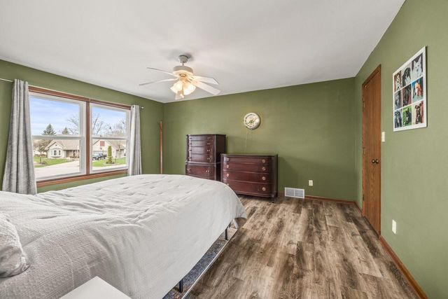 S67W14979 Koso DRIVE, Muskego, WI 53150