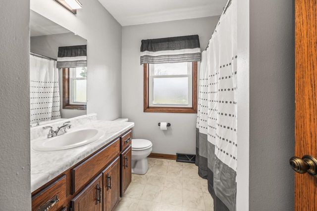 S67W14979 Koso DRIVE, Muskego, WI 53150