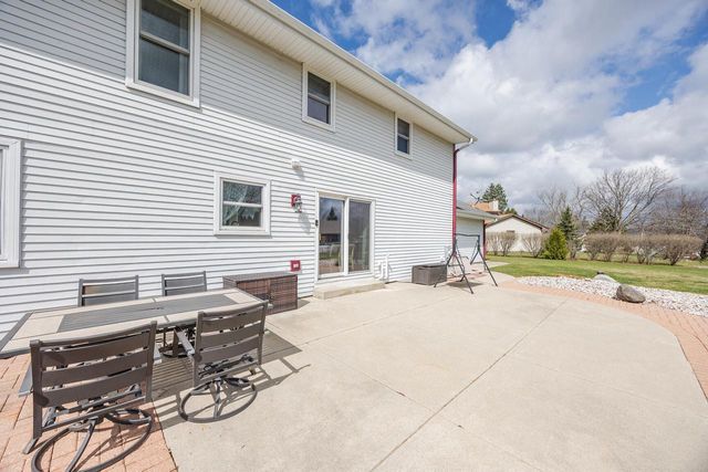 S67W14979 Koso DRIVE, Muskego, WI 53150