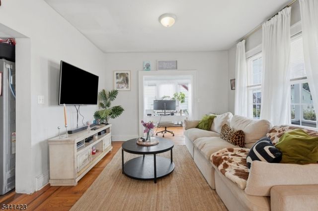 217 8Th Ave, Paterson City, NJ 07514