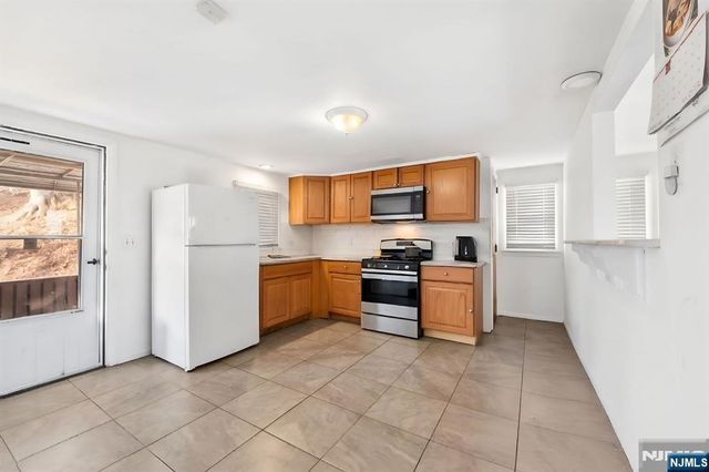 86 Katz Avenue, Paterson, NJ 07502