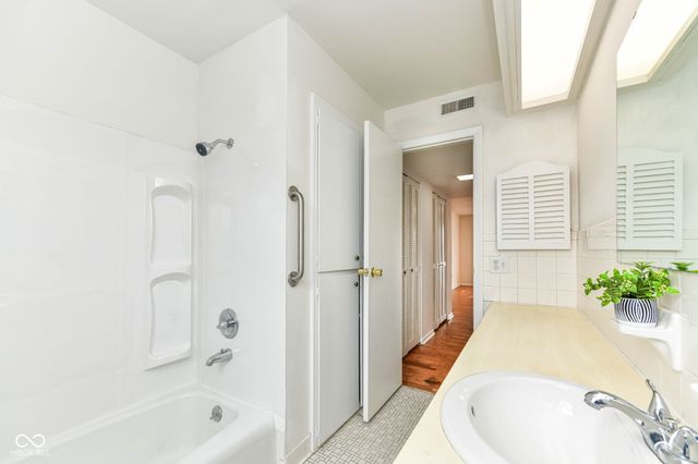 5034 Allisonville Road UNIT C, Indianapolis, IN 46205