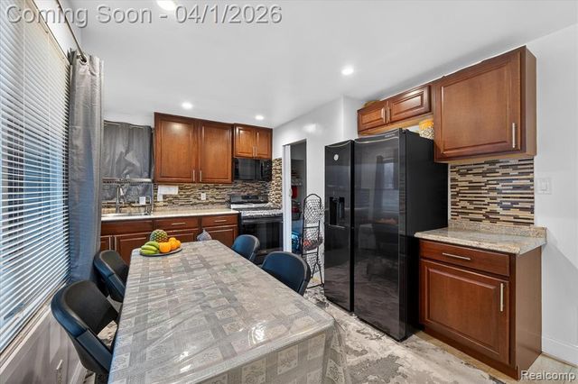 6792 Piedmont Street, Detroit, MI 48228