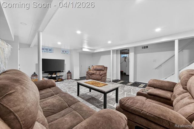 6792 Piedmont Street, Detroit, MI 48228