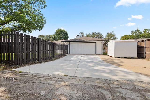 4105 Candlenut Lane, Dallas, TX 75244