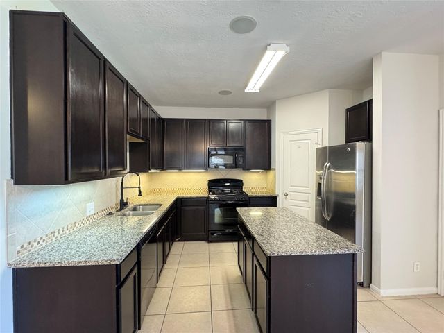 8107 Gran Villa Drive, Cypress, TX 77433