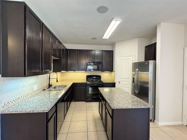 8107 Gran Villa Drive, Cypress, TX 77433