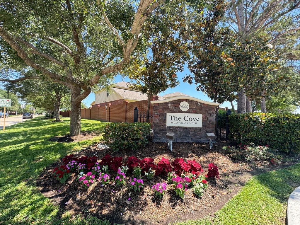 8107 Gran Villa Drive, Cypress, TX 77433
