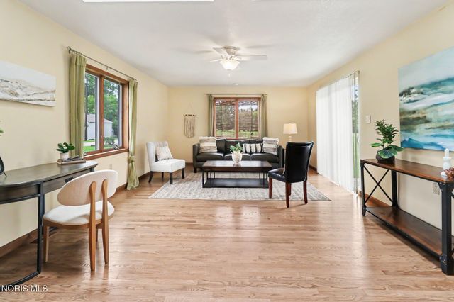 709 S Teachout Road, Curtice, OH 43412