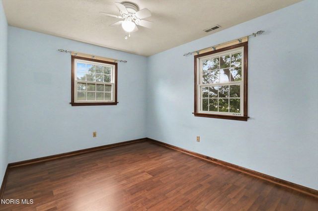 709 S Teachout Road, Curtice, OH 43412