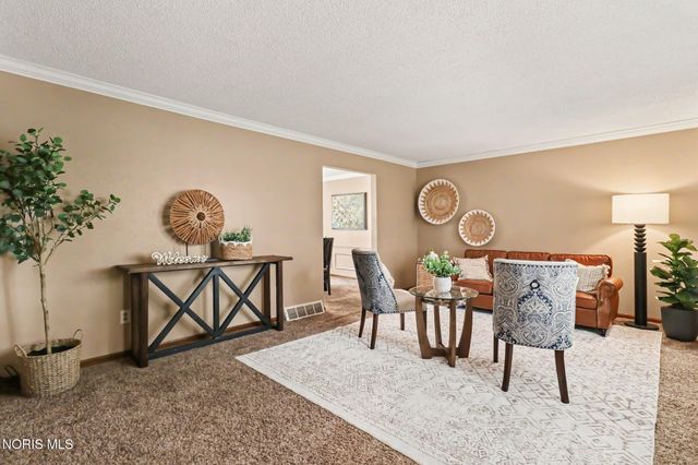 709 S Teachout Road, Curtice, OH 43412