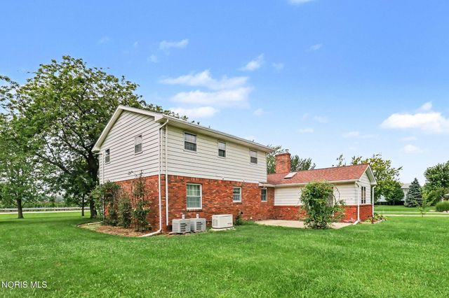 709 S Teachout Road, Curtice, OH 43412