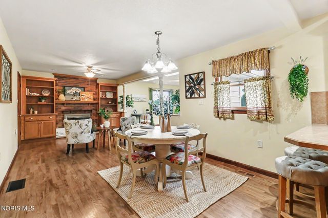 709 S Teachout Road, Curtice, OH 43412