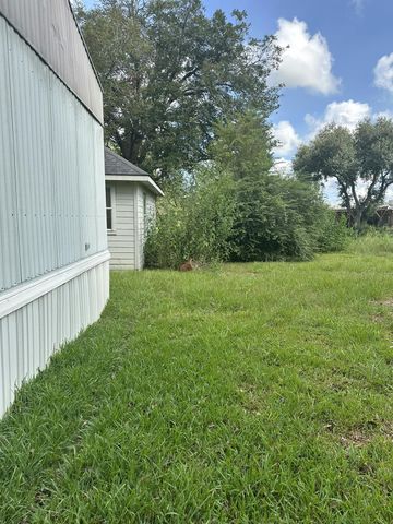 414 Shaw Street, Alvin, TX 77511