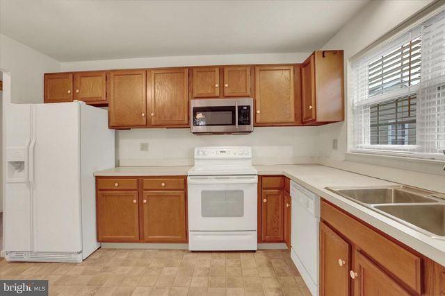 301 BARRINGTON CT, Palmyra, PA 17078