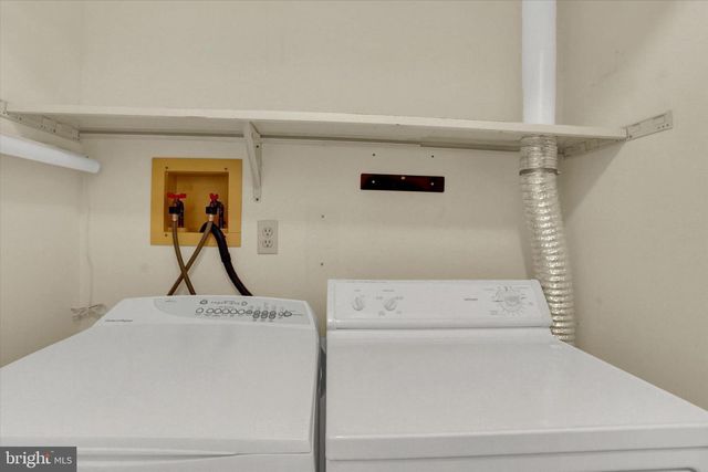 301 BARRINGTON CT, Palmyra, PA 17078