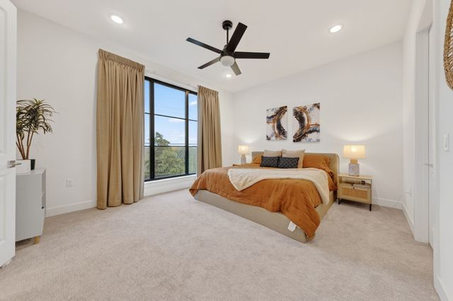 737 N Zang Boulevard 102, Dallas, TX 75208