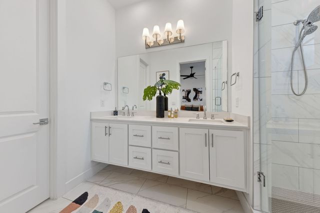 737 N Zang Boulevard 102, Dallas, TX 75208