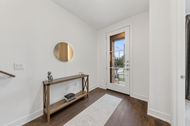 737 N Zang Boulevard 102, Dallas, TX 75208