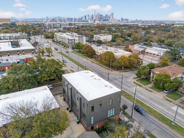 737 N Zang Boulevard 102, Dallas, TX 75208
