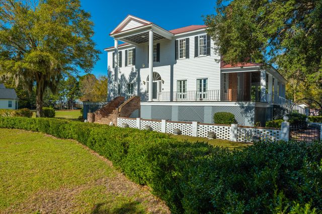 927 Fishburne Road, Pinopolis, SC 29469